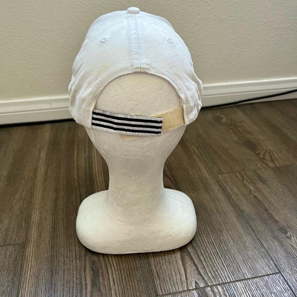 Adidas White Cap with Logo - Picture 4 of 10